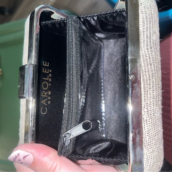 Carolee New York Evening Clutch EUC - Picture 2 of 3